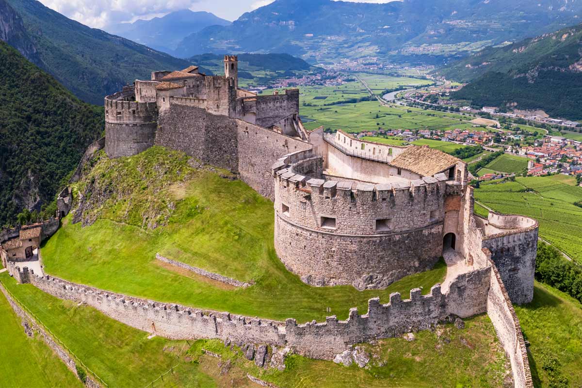 Il maestoso Castel Beseno, trentino Alto-Adige