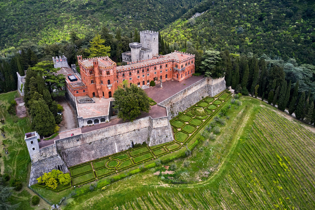 Il castello di Brolio, vino Chianti in Toscana.