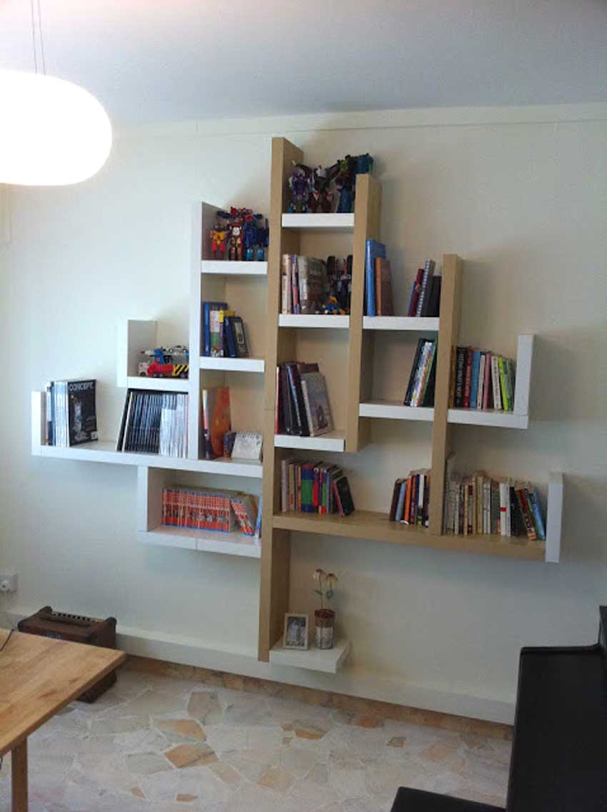 Mensole per libri IKEA Lack trasformata in biblioteca design e moderna