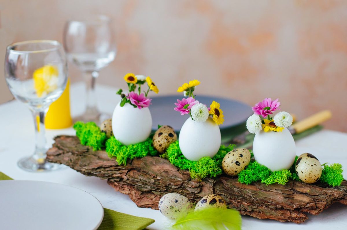 I lavoretti di Pasqua con le gusci delle uova.