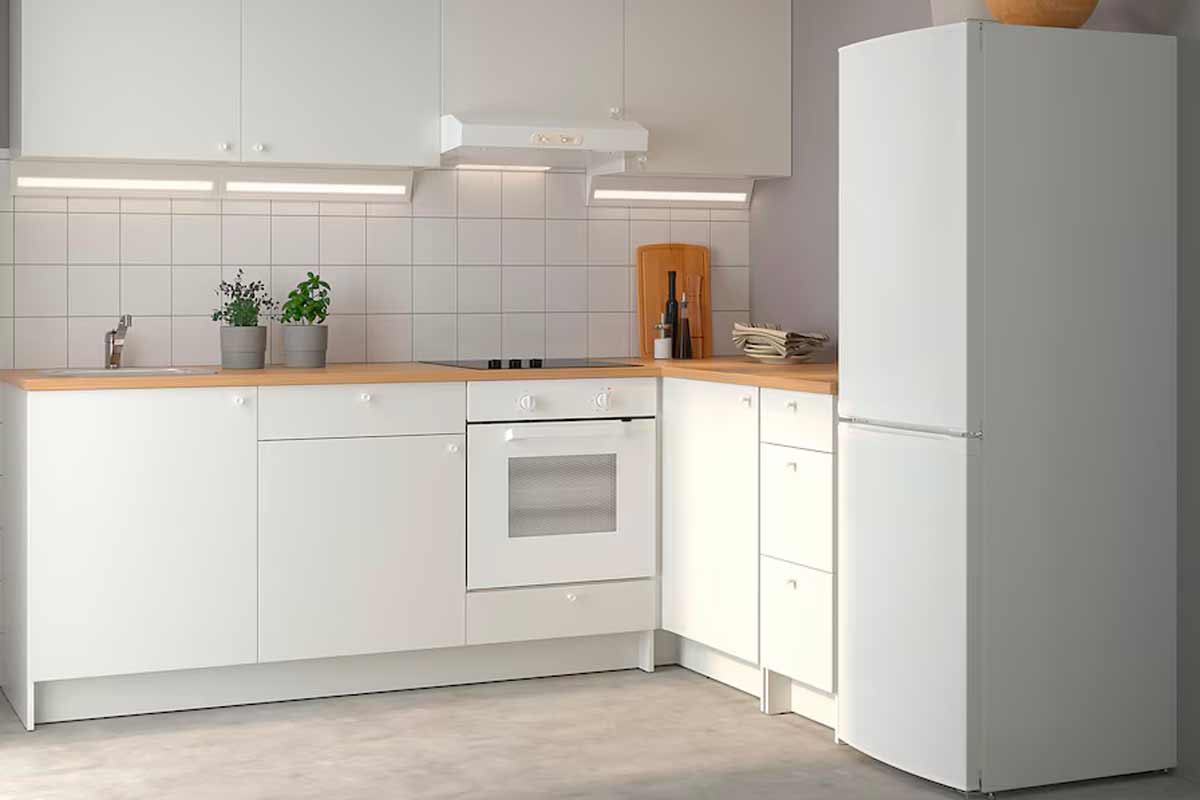 cucina con KNOXHULT di Ikea