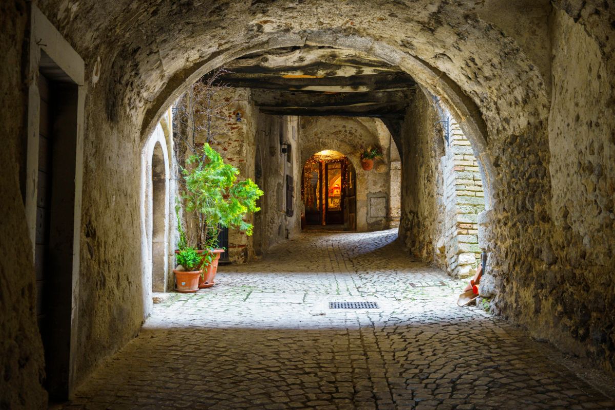 Santo Stefano di Sessanio il borgo d’Abruzzo