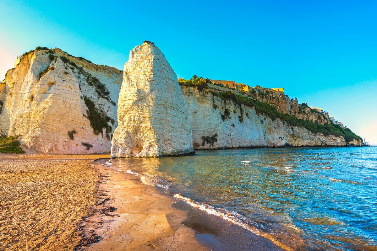 Scoglio di Pizzomunno a Vieste