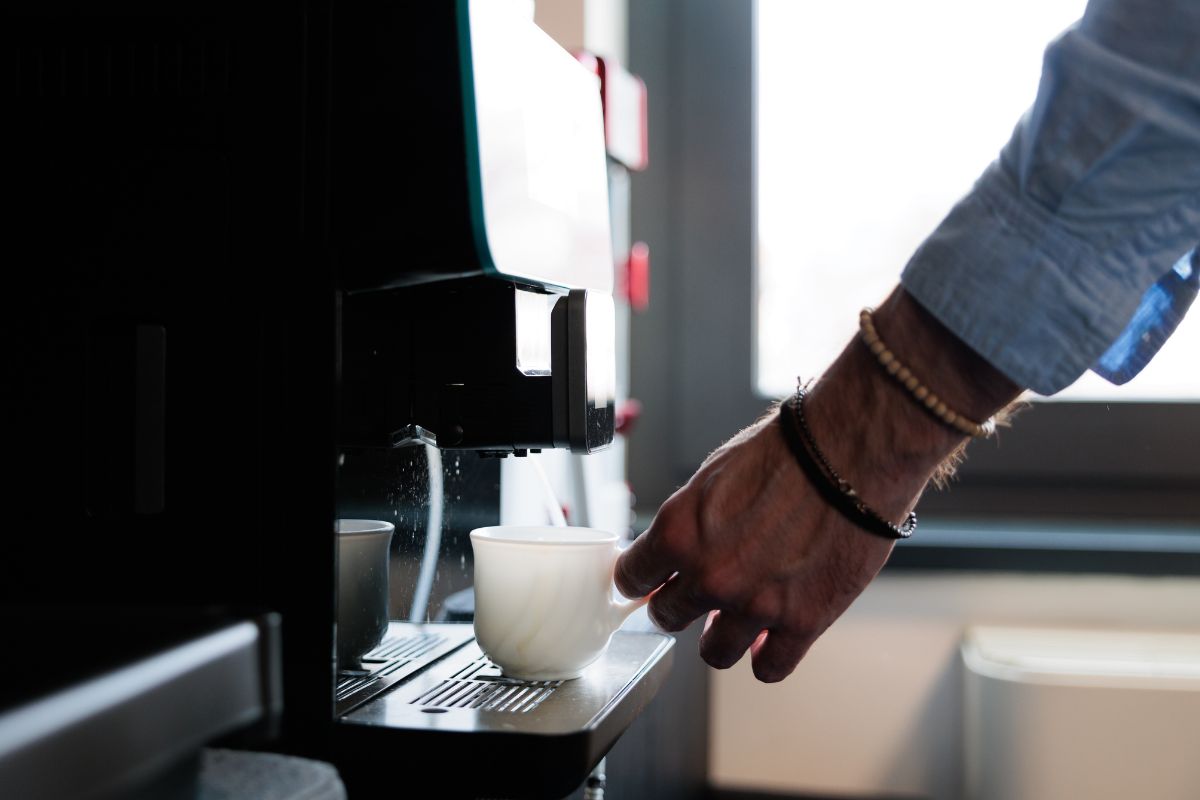 Muffa nella macchinetta del caffè: cause e come risolvere il problema