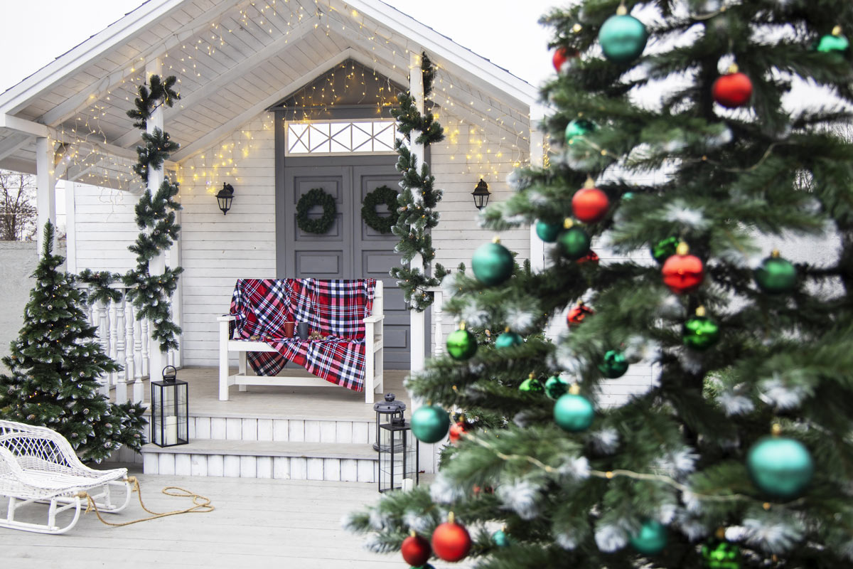 Decorare il portico a Natale